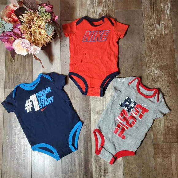 Nike Baby Boy Bodysuit Top Bundle Size 3/6M - Picture 1 of 11